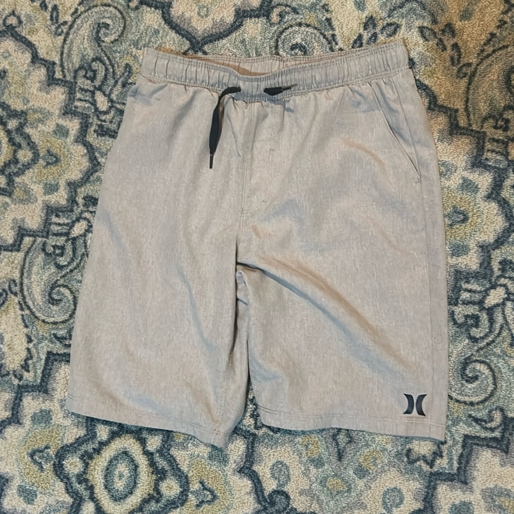 Kids tan Hurley khaki shorts